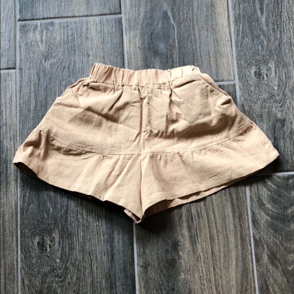 Khaki shorts/ skort never been worn 3T